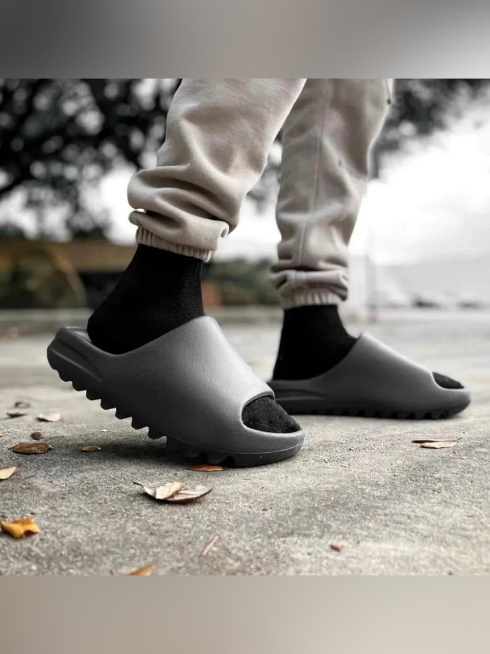 Adidas Yeezy Black Slip-On Comfort Slides Sz 11 Onyx Black Slipper